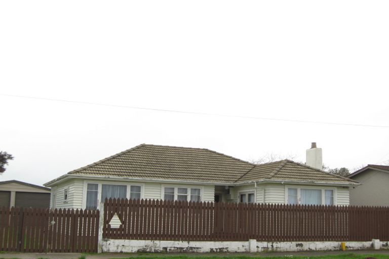 Photo of property in 22 Brookes Terrace, Waitara, 4320