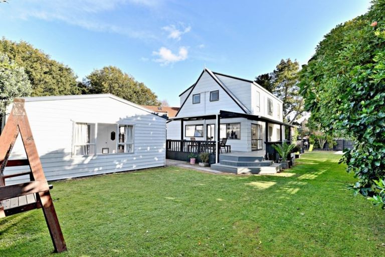 Photo of property in 223 Walter Strevens Drive, Conifer Grove, Takanini, 2112