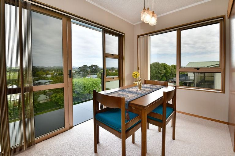 Photo of property in 16 Kaipara Crescent, Helensville, 0800