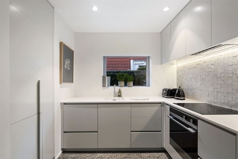 Photo of property in 1/20 Maritime Terrace, Birkenhead, Auckland, 0626