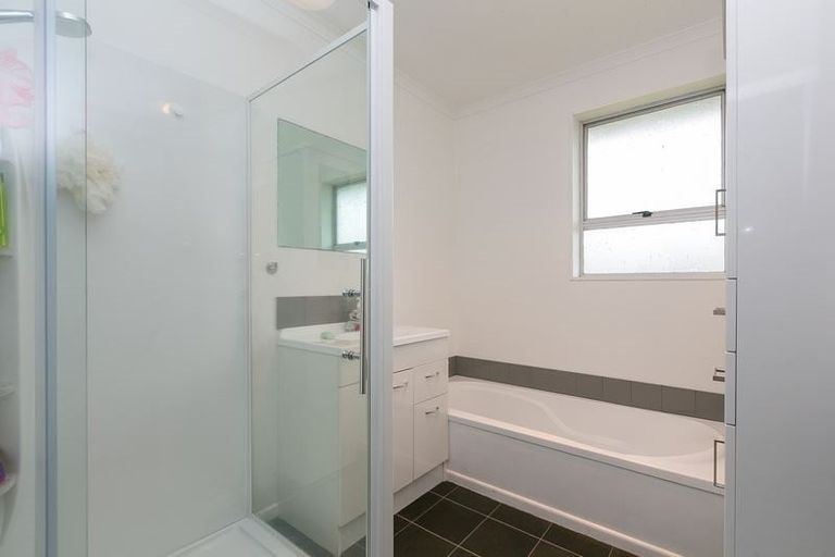 Photo of property in 11 Warkworth Grove, Bell Block, New Plymouth, 4312