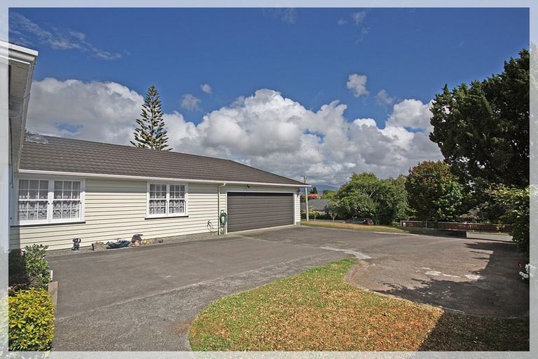 Photo of property in 54 Kawiu Road, Levin, 5510