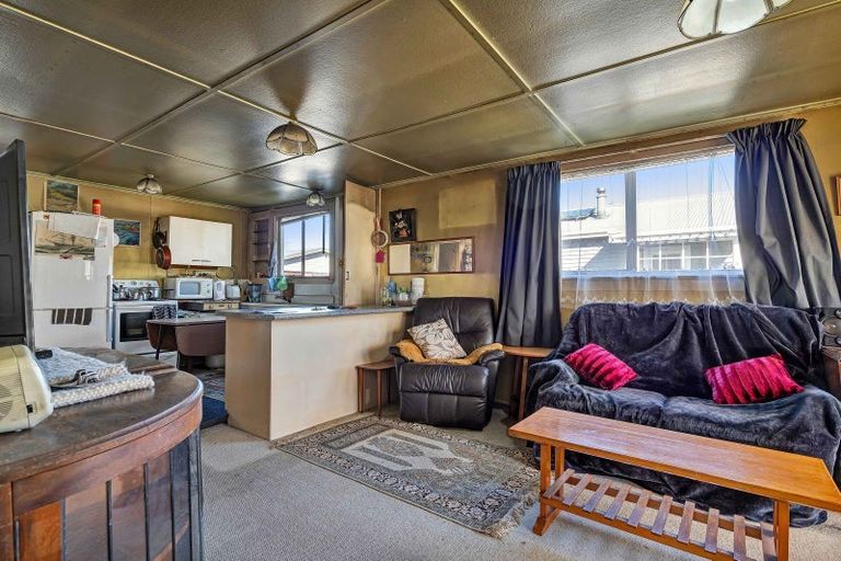 Photo of property in 82 Railway Street, Eltham, 4322
