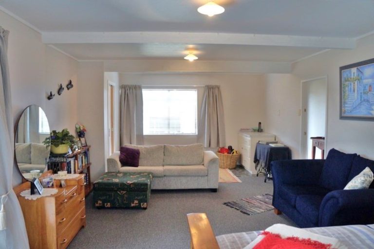 Photo of property in 30 Manaia View Road, One Tree Point, 0118