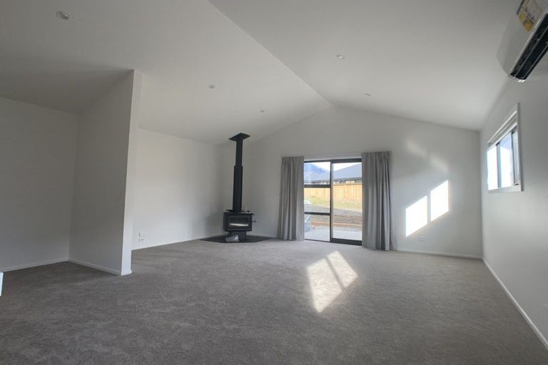 Photo of property in 13 Leicester Street, Jacks Point, 9371