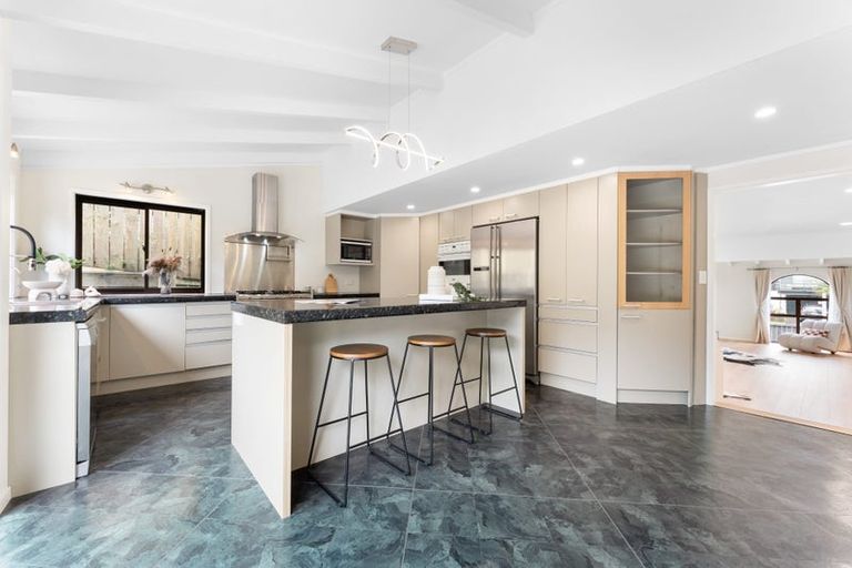 Photo of property in 31 Stranolar Drive, Mount Roskill, Auckland, 1041