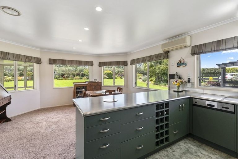 Photo of property in 43 Koputaroa Road, Levin, 5575