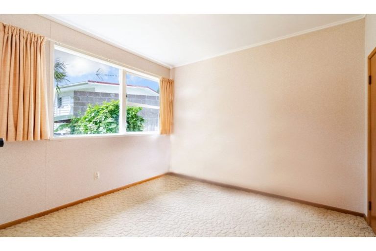 Photo of property in 17 Hilling Street, Titirangi, Auckland, 0604