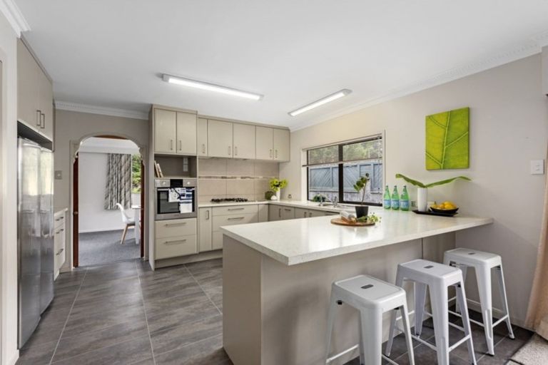 Photo of property in 14 King Charles Drive, Kingsley Heights, Upper Hutt, 5018