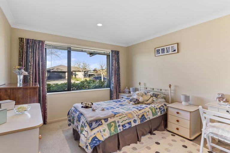 Photo of property in 20 Pohutukawa Crescent, Parklands, Christchurch, 8083