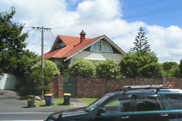 Photo of property in 283 Lake Road, Belmont, Auckland, 0622