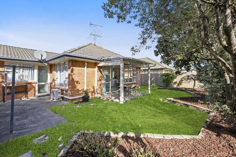 Photo of property in 14 Fernbrook Close, Burswood, Auckland, 2013