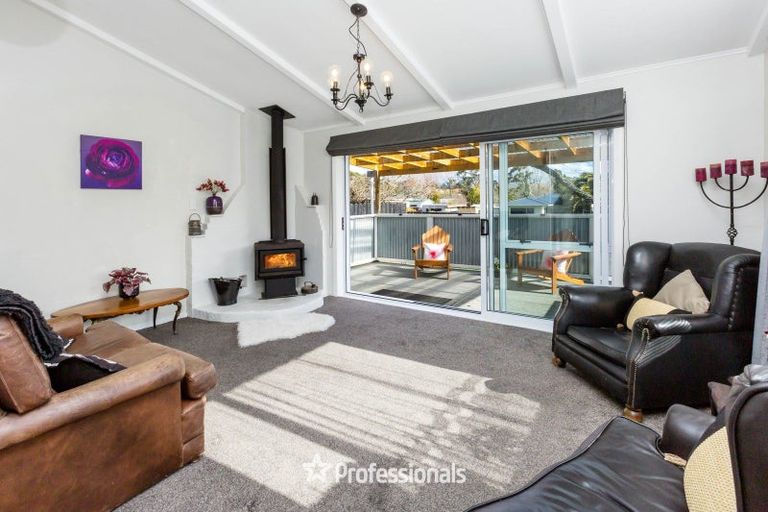 Photo of property in 90 Norana Road, Timberlea, Upper Hutt, 5018