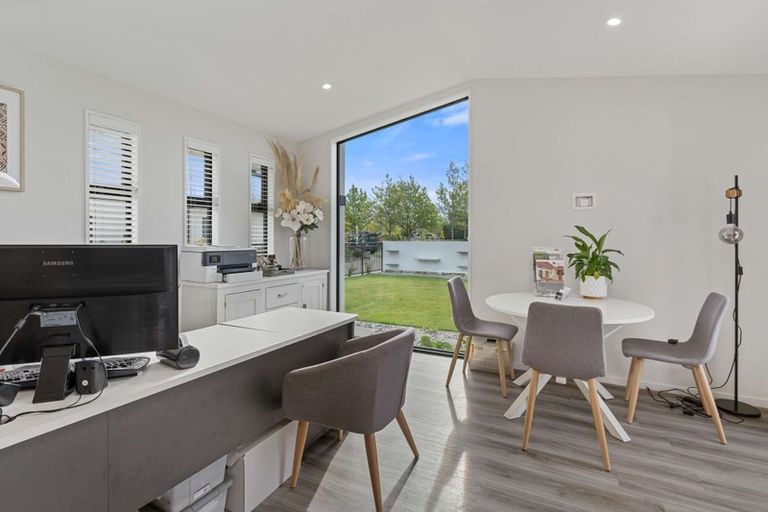 Photo of property in 8 Whitburn Avenue, Halswell, Christchurch, 8025