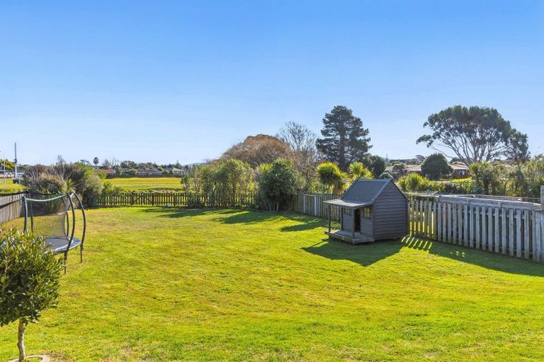 Photo of property in 10 Cottonwood Close, Paraparaumu Beach, Paraparaumu, 5032