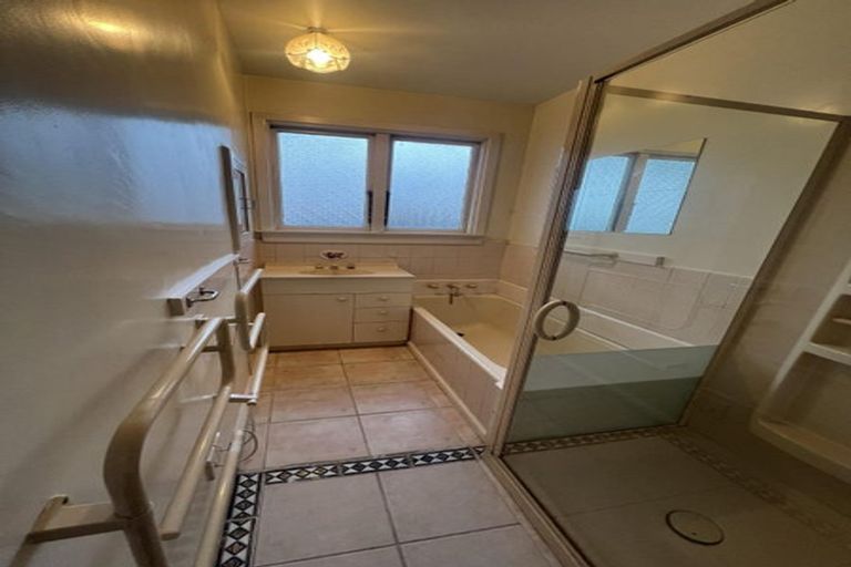 Photo of property in 37 Yaldhurst Road, Sockburn, Christchurch, 8042