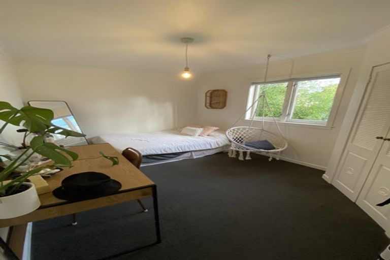 Photo of property in 1/48 Titirangi Road, New Lynn, Auckland, 0600