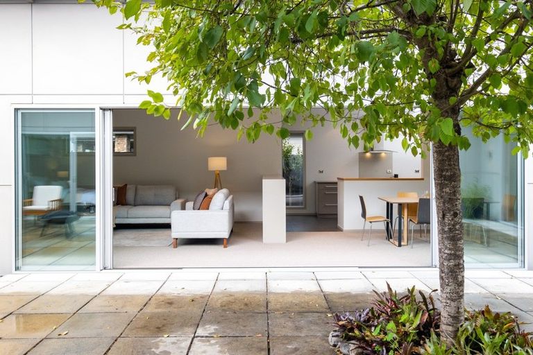 Photo of property in 6 Orotu Drive, Poraiti, Napier, 4112