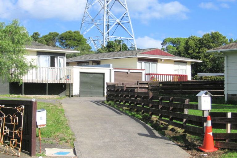 Photo of property in 2/8 Seton Place, Clover Park, Auckland, 2019