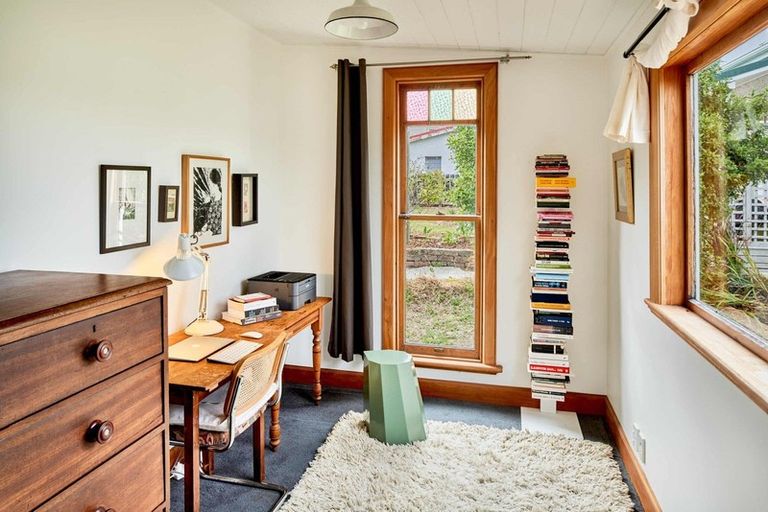 Photo of property in 33 Harland Street, Brooklyn, Wellington, 6021