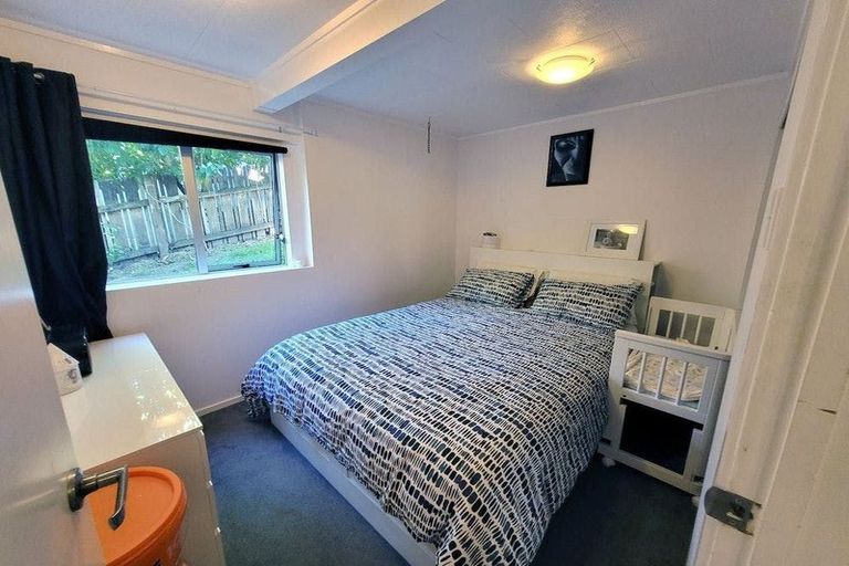 Photo of property in 69 Lynn Road, Bayview, Auckland, 0629