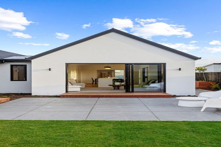 Photo of property in 1 Hobbs Lane, Harewood, Christchurch, 8051