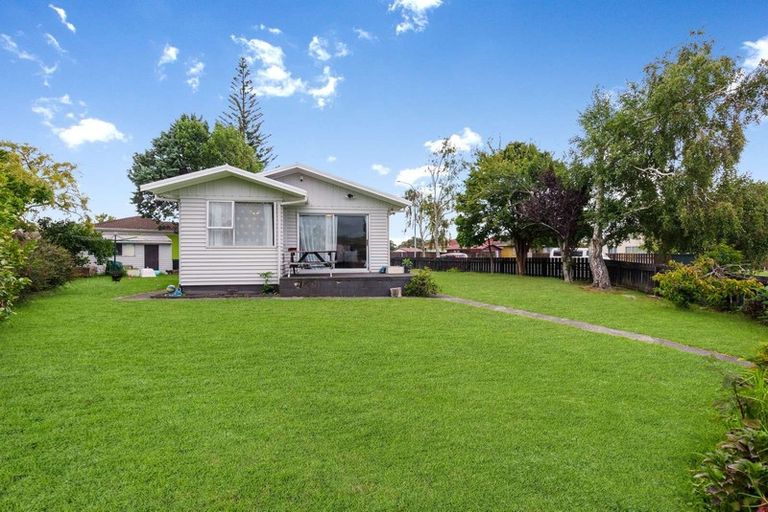 Photo of property in 1 Ronald Place, Manurewa, Auckland, 2102