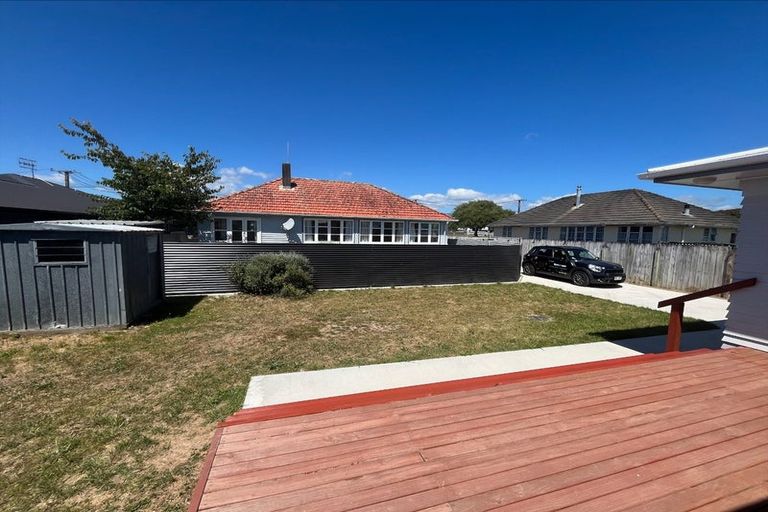 Photo of property in 15a Queenwood Road, Levin, 5510