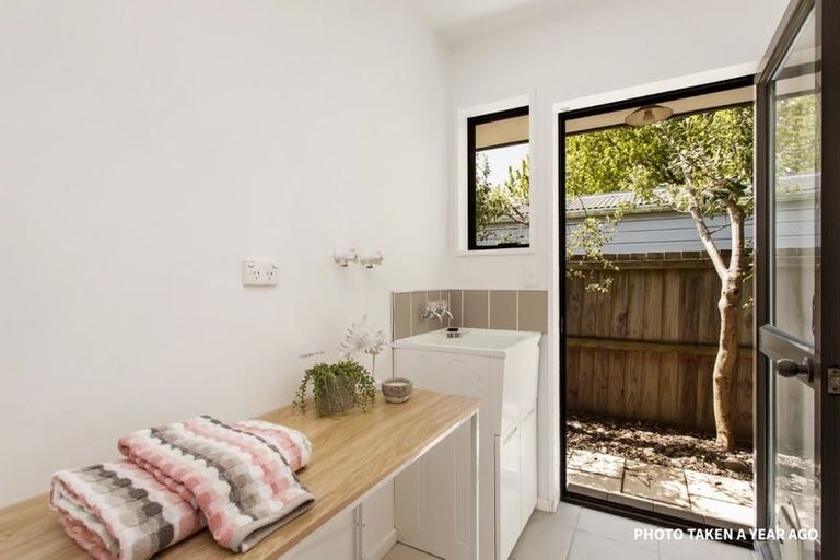 Photo of property in 2/30 Lees Road, Strowan, Christchurch, 8052