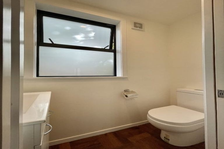 Photo of property in 90a Khandallah Road, Khandallah, Wellington, 6035