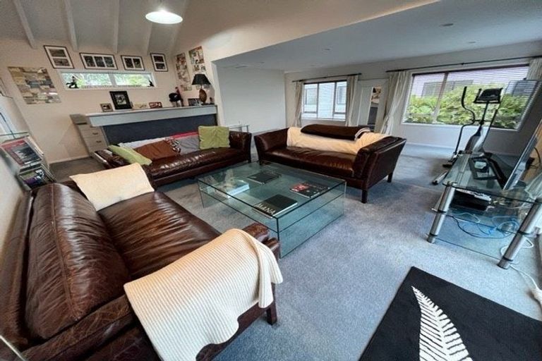 Photo of property in 59 The Esplanade, Eastern Beach, Auckland, 2012