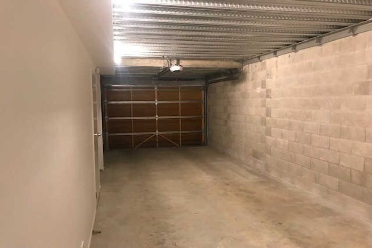 Photo of property in 2/10 Silver Moon Road, Albany Heights, Auckland, 0632