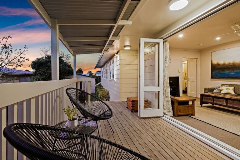 Photo of property in 14a Taioma Crescent, Te Atatu Peninsula, Auckland, 0610