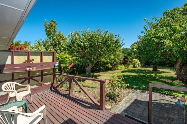 Photo of property in 7 Kingston Place, Bishopdale, Christchurch, 8053