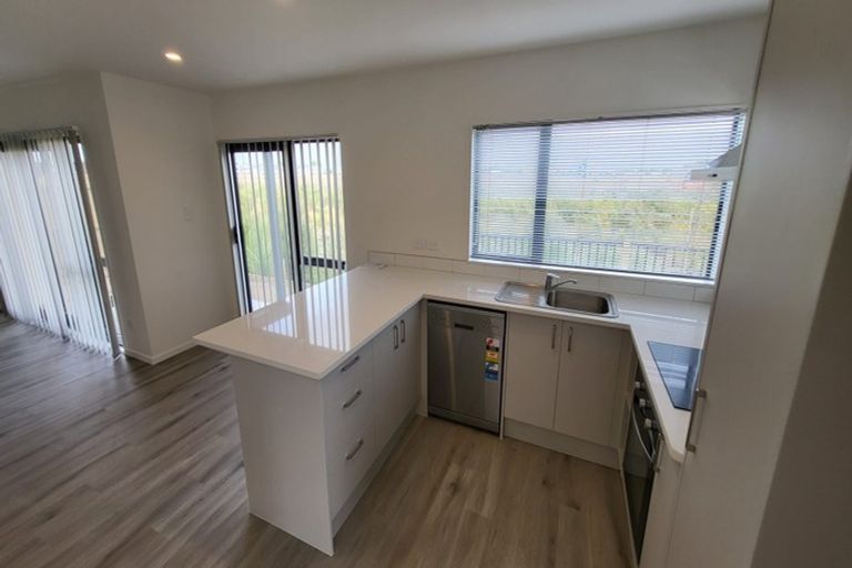 Photo of property in 43 Black Beech Crescent, Takanini, 2110