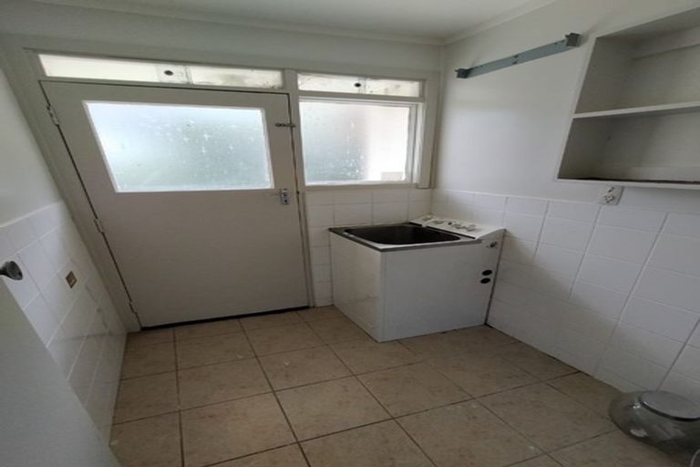 Photo of property in 61 Harrington Road, Henderson, Auckland, 0610