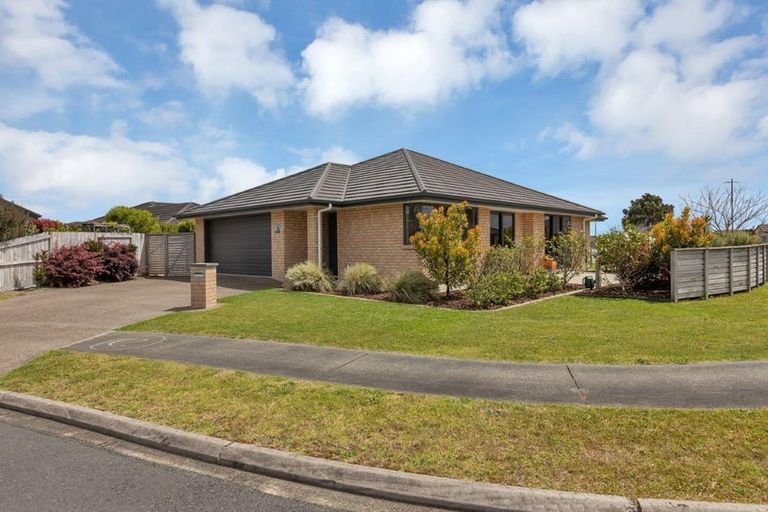 Photo of property in 36 Kowi Lakes Drive, One Tree Point, 0118