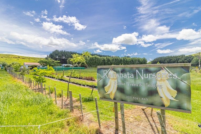 Photo of property in 10 Ruawhata Road, Mangatainoka, Pahiatua, 4982
