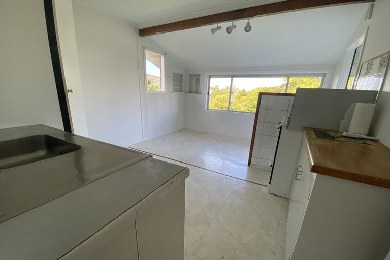 Photo of property in 2/18 Fowler Street, Northcote, Auckland, 0627