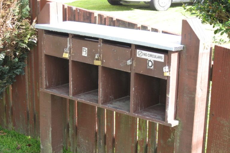 Photo of property in 13d Gibbs Crescent, Wainuiomata, Lower Hutt, 5014