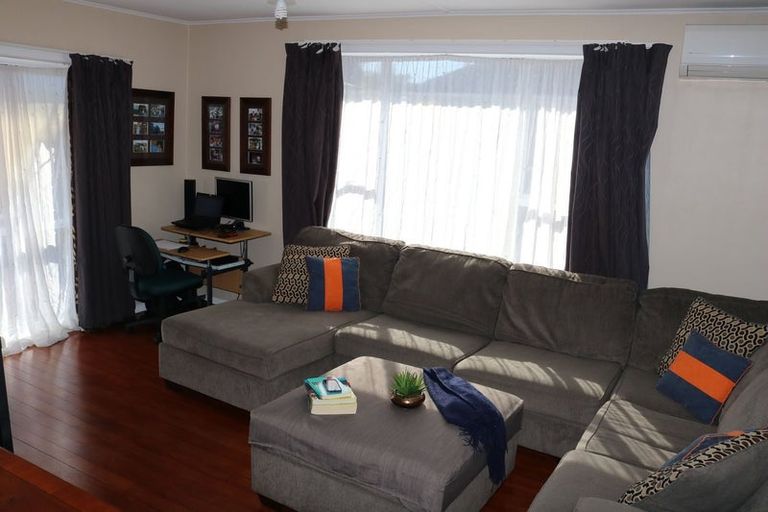 Photo of property in 24 Palmer Crescent, Silverstream, Upper Hutt, 5019