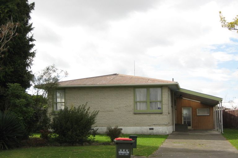 Photo of property in 16 Lipscombe Crescent, Havelock North, 4130