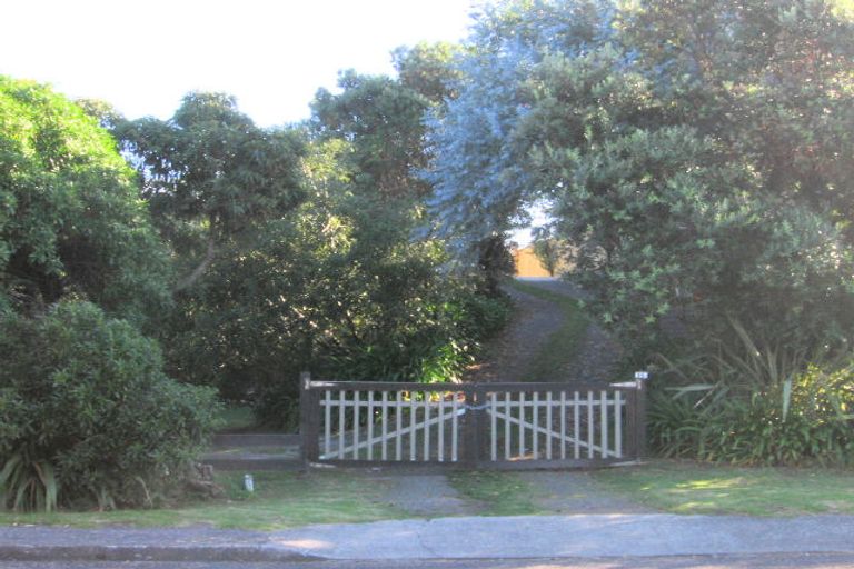 Photo of property in 35 Field Way, Waikanae Beach, Waikanae, 5036