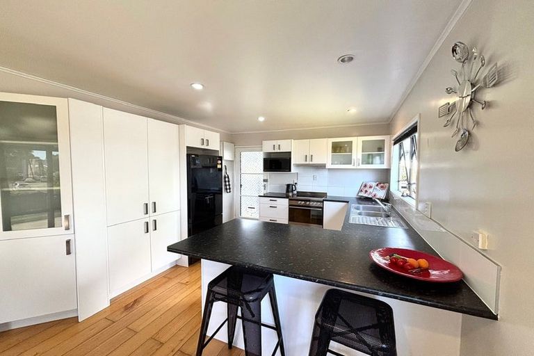 Photo of property in 7 Sunningdale Street, Wattle Downs, Auckland, 2103