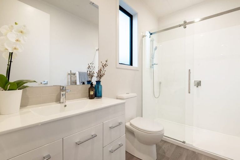 Photo of property in 14 Fordham Street, Beach Haven, Auckland, 0626