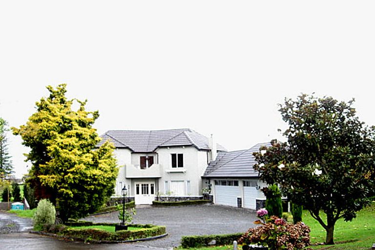 Photo of property in 33 Seymour Road, Mellons Bay, Auckland, 2014