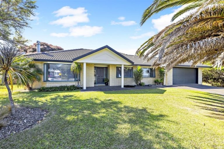 Photo of property in 22 Stewart Gibson Place, Manurewa, Auckland, 2105