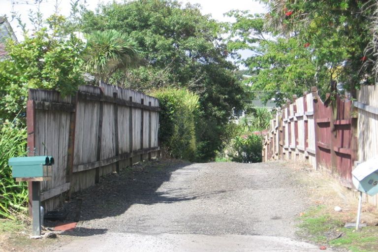 Photo of property in 35 Takapu Street, Henderson, Auckland, 0612