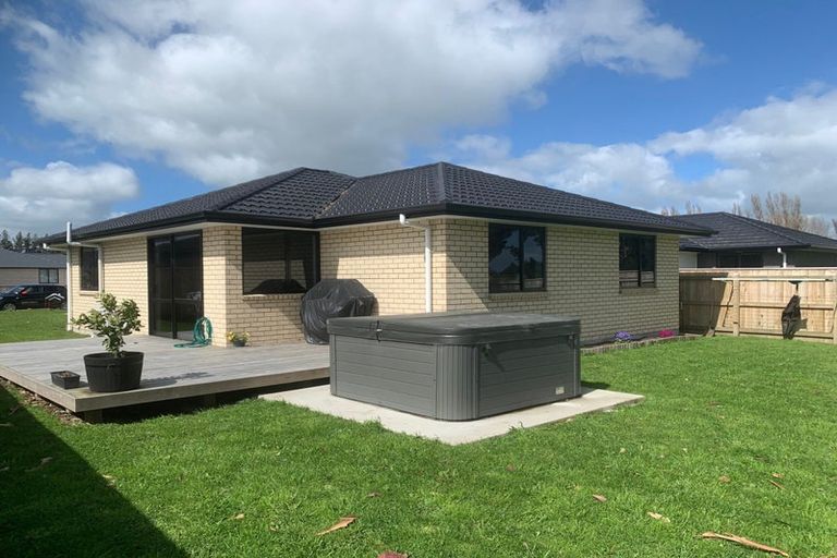 Photo of property in 16 Oldfield Lane, Marton, 4710