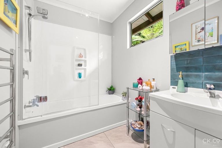 Photo of property in 14 Winchester Avenue, Pinehaven, Upper Hutt, 5019